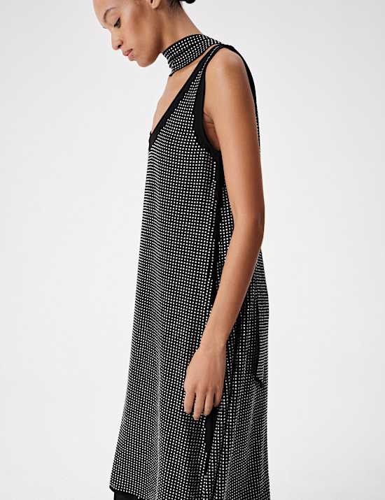Embellished Scoop Neck Shift Midi Dress
