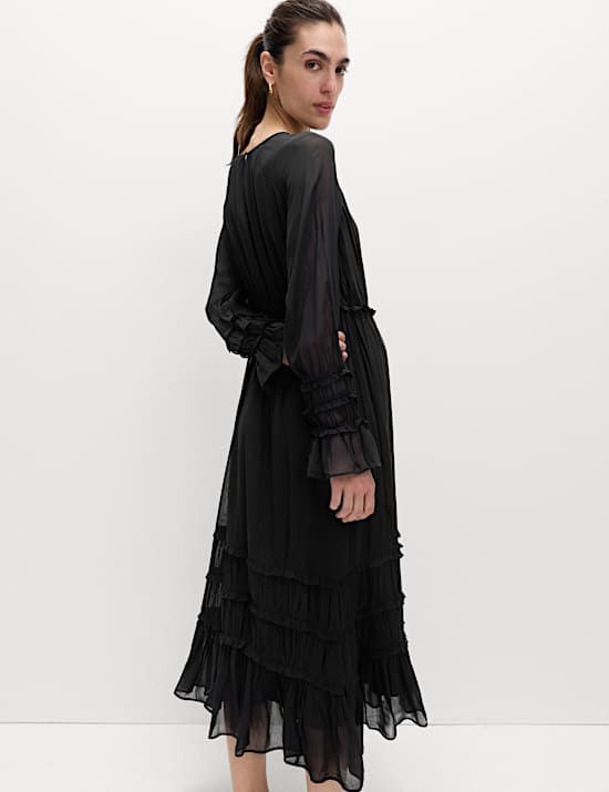 Durchsichtiges tailliertes Midikleid mit Rüschendetail