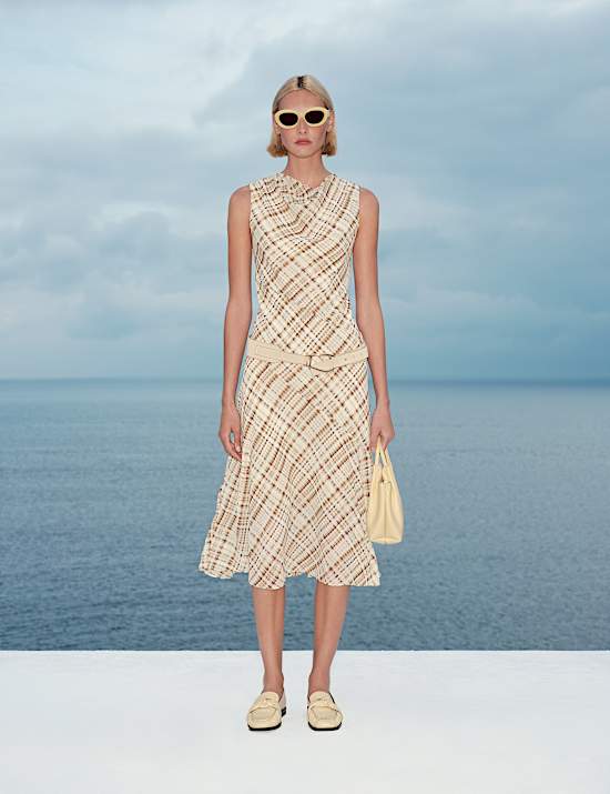 Fond de robe midi &agrave; col ch&acirc;le et carreaux