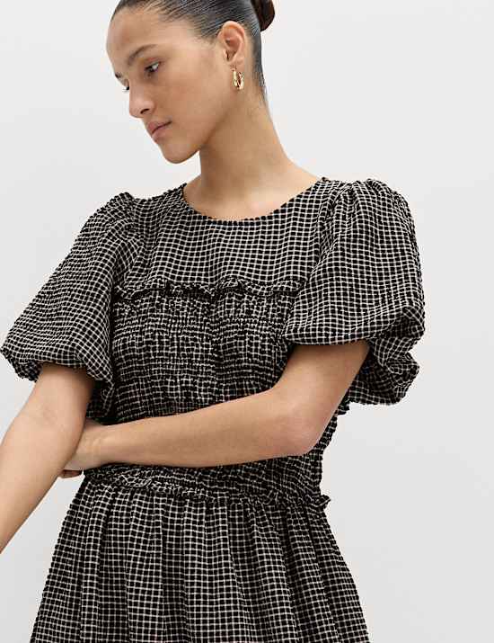 Vestido midi con manga abullonada y cuadros vichy