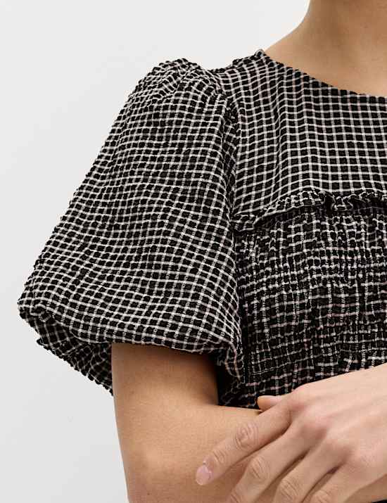 Vestido midi con manga abullonada y cuadros vichy