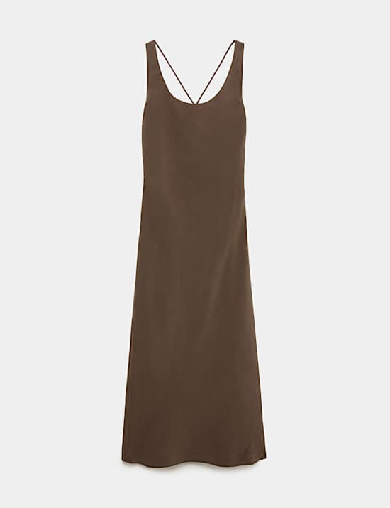 Fond de robe long &agrave; d&eacute;collet&eacute; rond