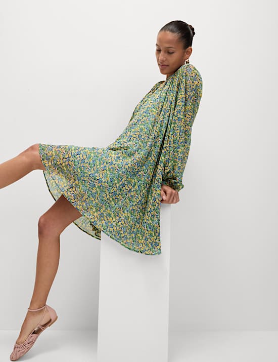 Floral V-Neck Mini Relaxed Smock Dress