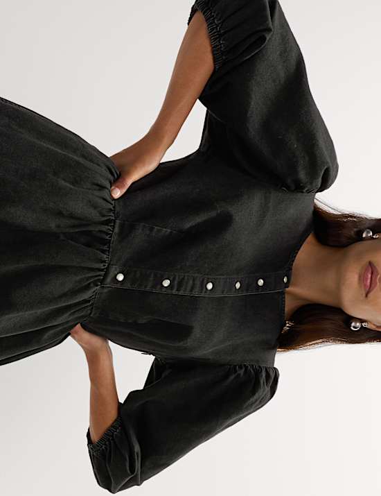 Denimové mini šaty z čisté bavlny se zvýrazněným pasem