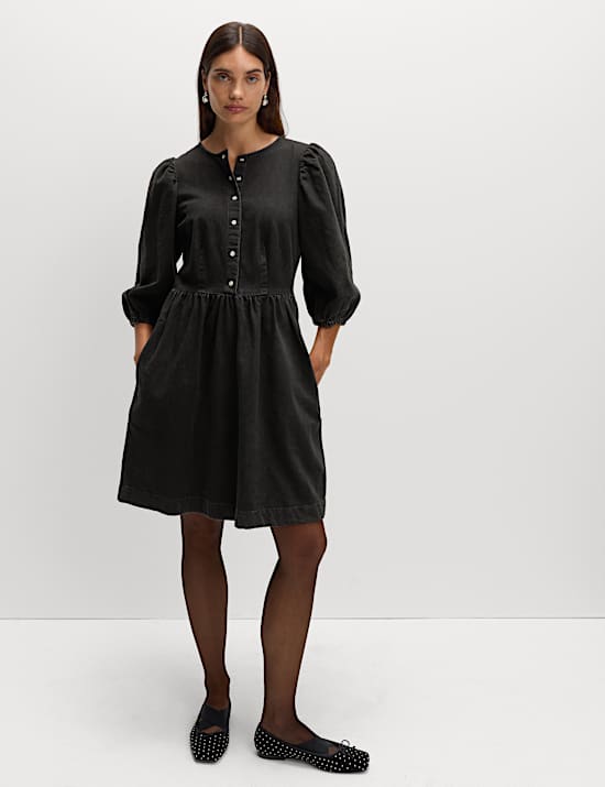 Denimové mini šaty z čisté bavlny se zvýrazněným pasem