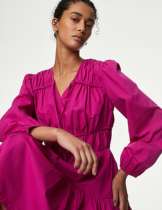 שמלת מיני אסופה במותניים מכותנה טהורה עם צווארון וי