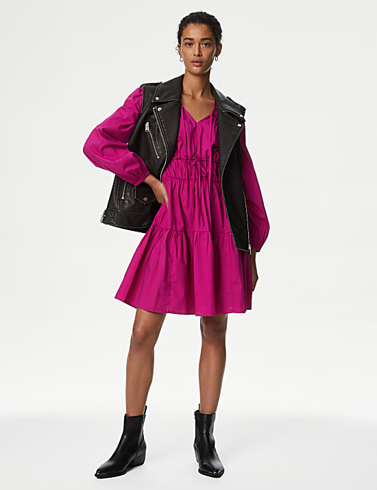 שמלת מיני אסופה במותניים מכותנה טהורה עם צווארון וי