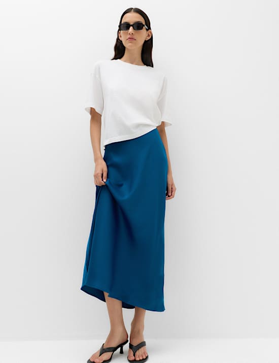 Jupe midi en satin
