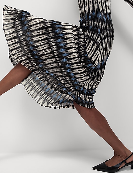 שמלת מידי מבד ג'רסי מש עם הדפס בגזרה ישרה וצמודה