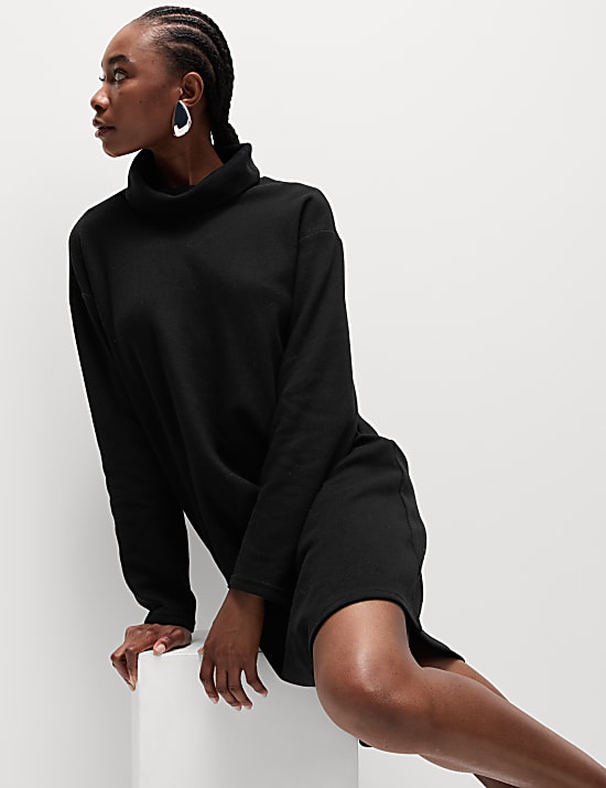 שמלת סריג באורך מיני ומבד ג'רסי עם צווארון נשפך