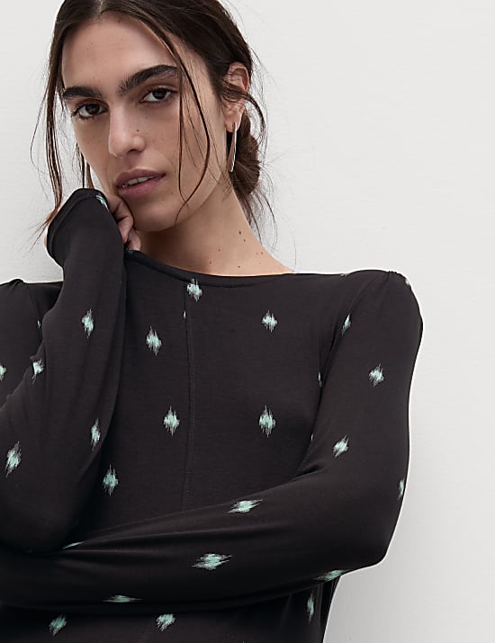 שמלת מידי מבד ג'רסי עם הדפס בגזרה ישרה וצמודה