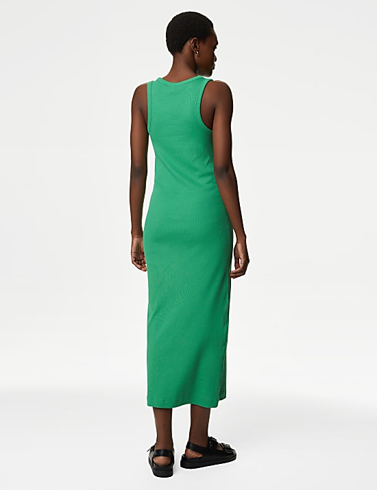 שמלה צמודה ארוגה באורך מידי מבד עשיר בכותנה