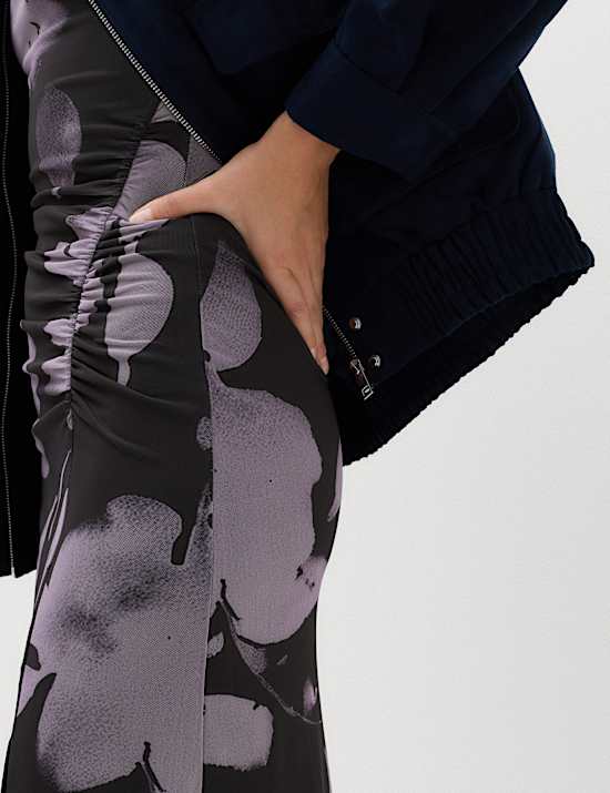 Floral Bodycon Midi Dress with Long Sleeves