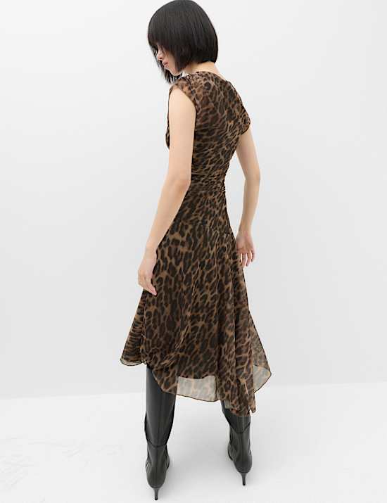 Getailleerde midi-jurk met dierenprint, drapering en mesh