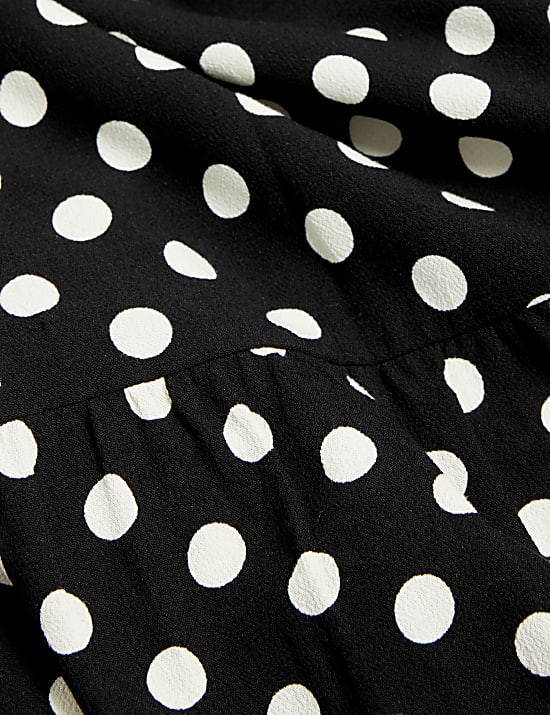 Robe midi &agrave; col V avec imprim&eacute; et volants