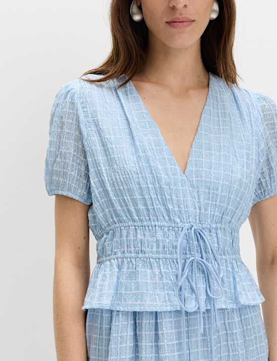 שמלת מידי אסופה במותניים מתערובת סיב תאית עם מחשוף וי