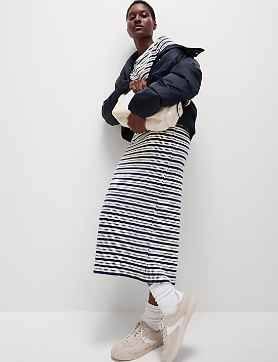 Gaun Kolom Midi Campuran Katun Motif Garis