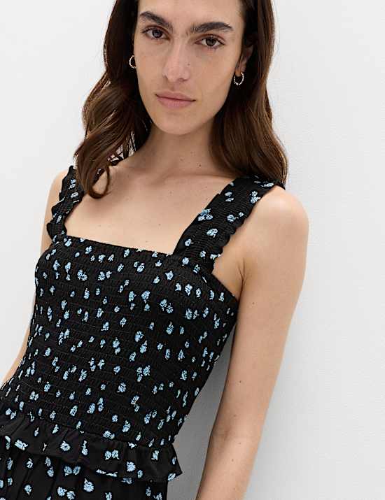 Vestido a media pierna a la cintura estampado de escote cuadrado