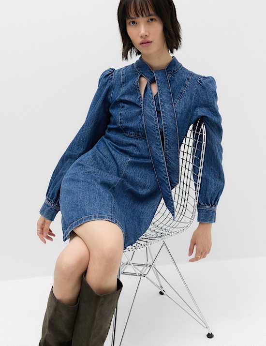 Robe ample coupe courte en jean avec encolure &agrave; nouer