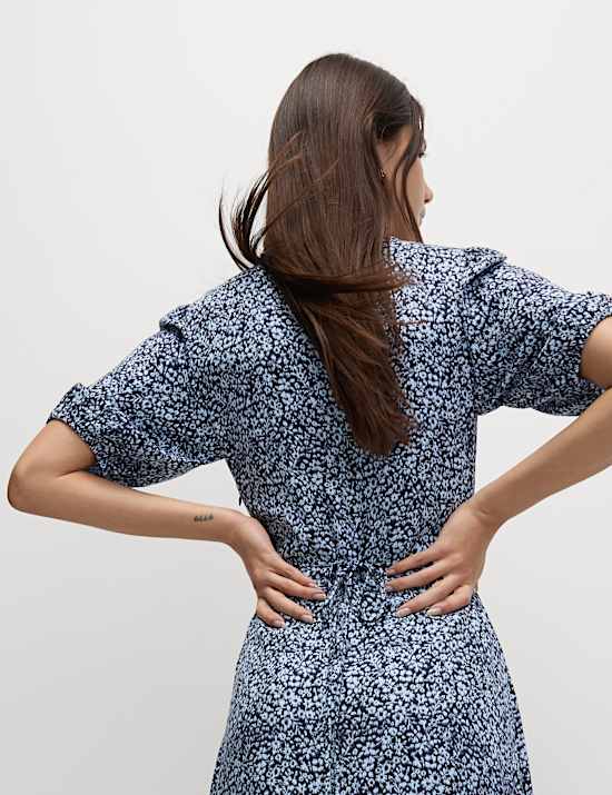 Robe midi &agrave; manches bouffantes et col en V avec imprim&eacute;