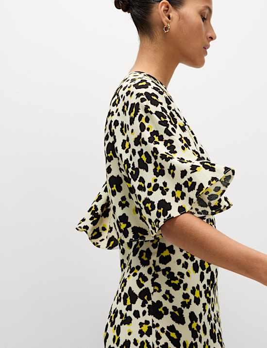 Printed Round Neck Cape Sleeve Midaxi Tea Dress