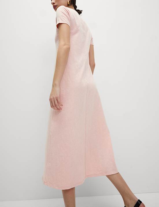 שמלת טי-שירט באורך מידי מכותנה טהורה עם צווארון עגול