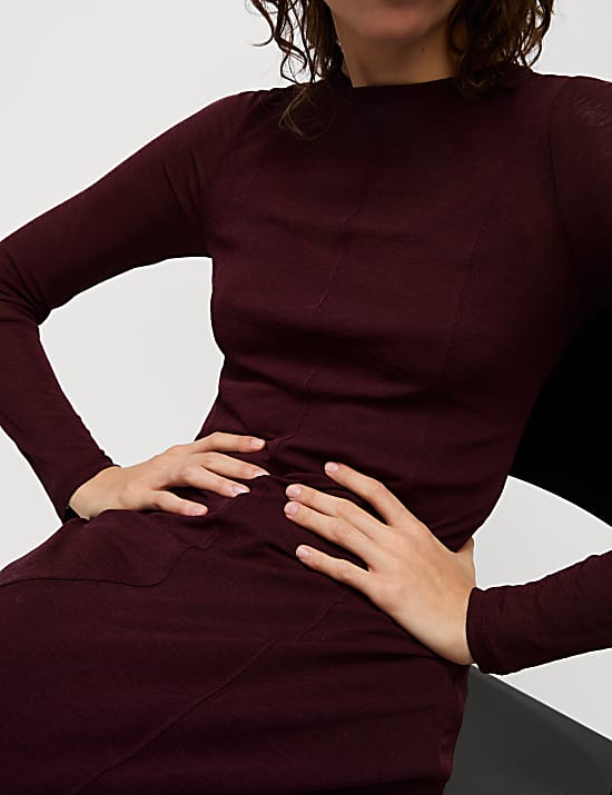 שמלת ג'רסי באורך מידי מבד מש ובגזרה ישרה וצמודה