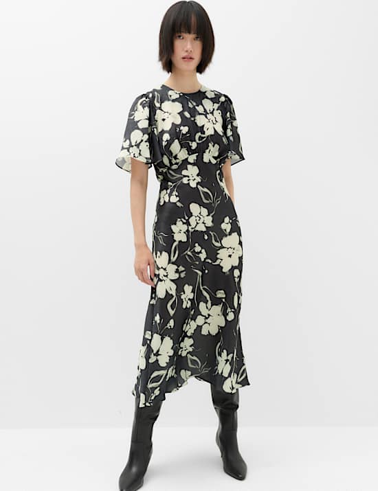 Tailliertes Midikleid in Empire-Linie mit Blumenmuster aus Satin