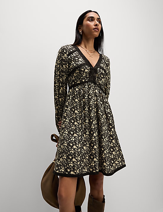 שמלת מיני אסופה במותניים עם תחרה והדפס