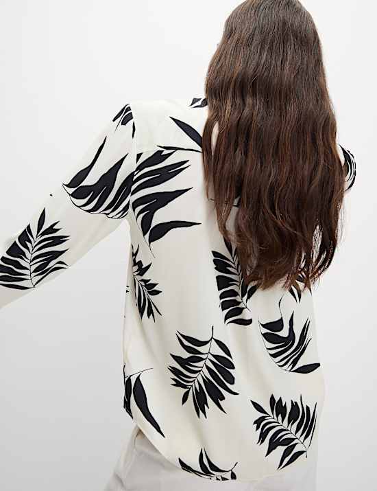 Kemeja Kerah Bermotif