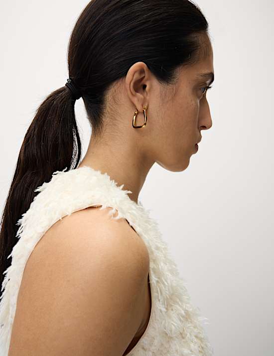 Top versierd met verendetail