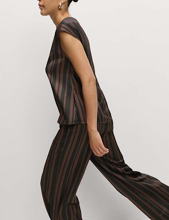 Plisse Striped Round Neck Sleeveless Top