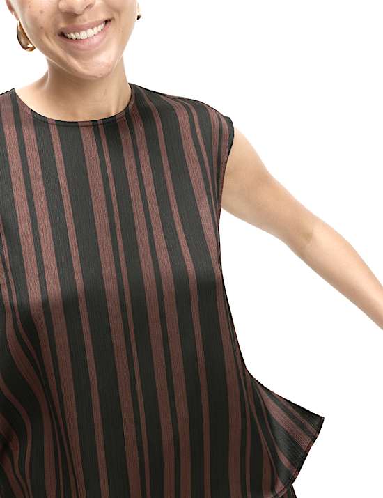 Plisse Striped Round Neck Sleeveless Top