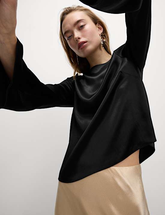 Top s dlouhými rukávy a zavazováním