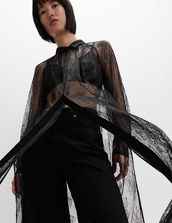 Lang geschnittenes Hemd mit Kragen und Spitze