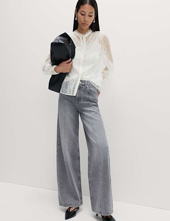 Hochgeschlossenes Shirt mit Spitze