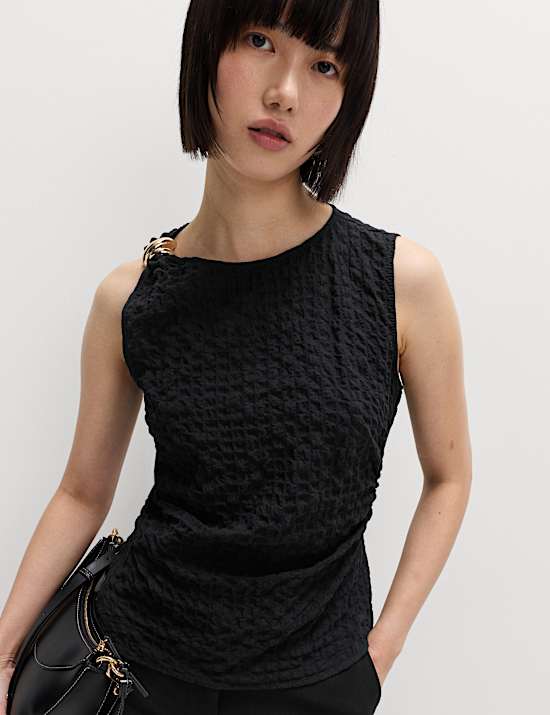 Strukturiertes Tanktop mit hohem Baumwollanteil mit Metall-Details