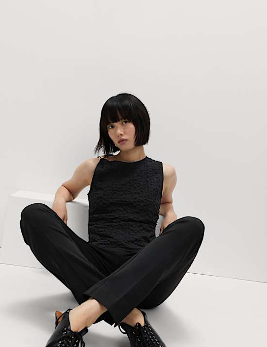 Strukturiertes Tanktop mit hohem Baumwollanteil mit Metall-Details