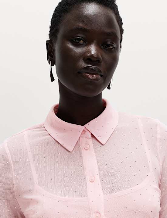 Chemise ajustée en tulle avec ornements