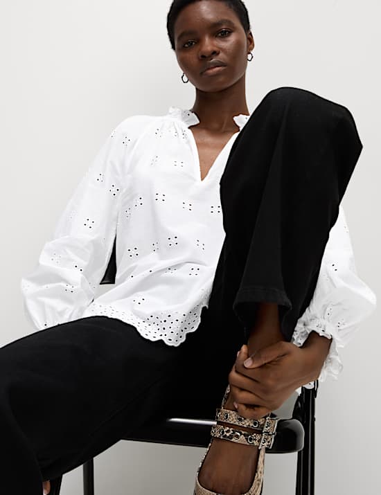 Blouse 100 % coton &agrave; motif brod&eacute; et volants