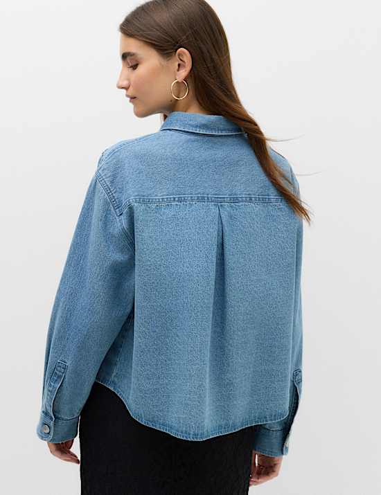 Camisa denim con cuello con adorno