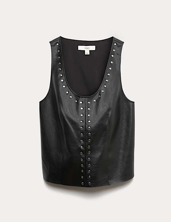 Top en similicuir orné de clous