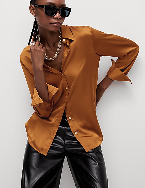 Camisa abotonada con cuello de satén