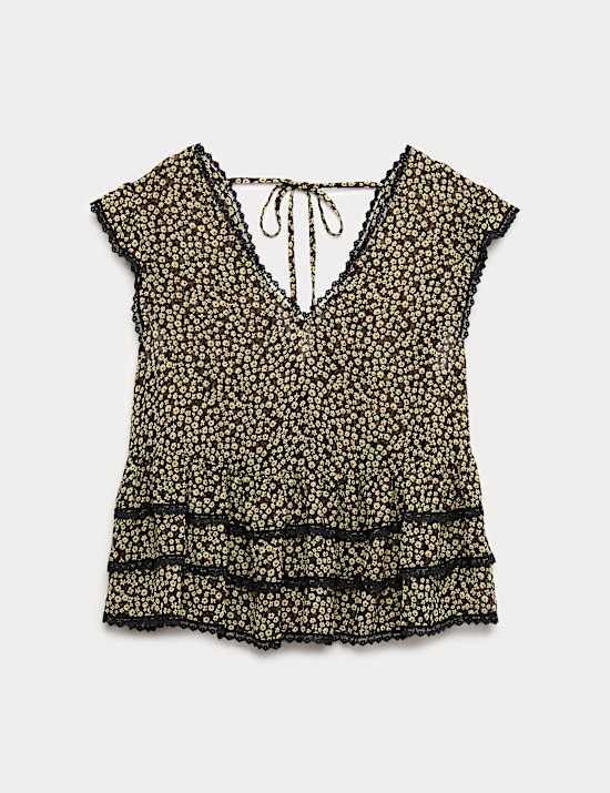 Ditsy Floral V-Neck Ruffle Top