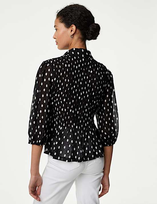 Chemise &agrave; d&eacute;tail fronc&eacute; et motif
