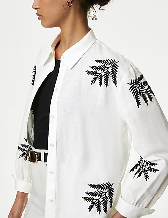 Chemise en lin &agrave; motif brod&eacute; avec encolure