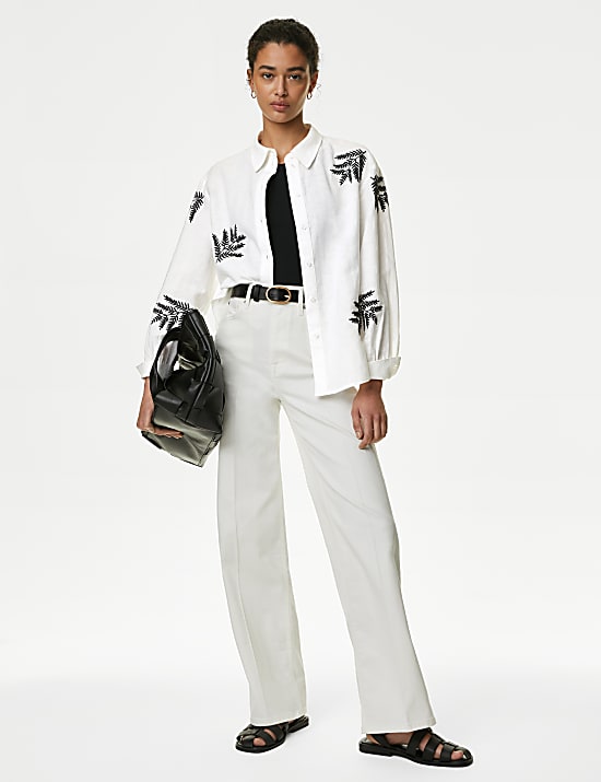 Chemise en lin &agrave; motif brod&eacute; avec encolure
