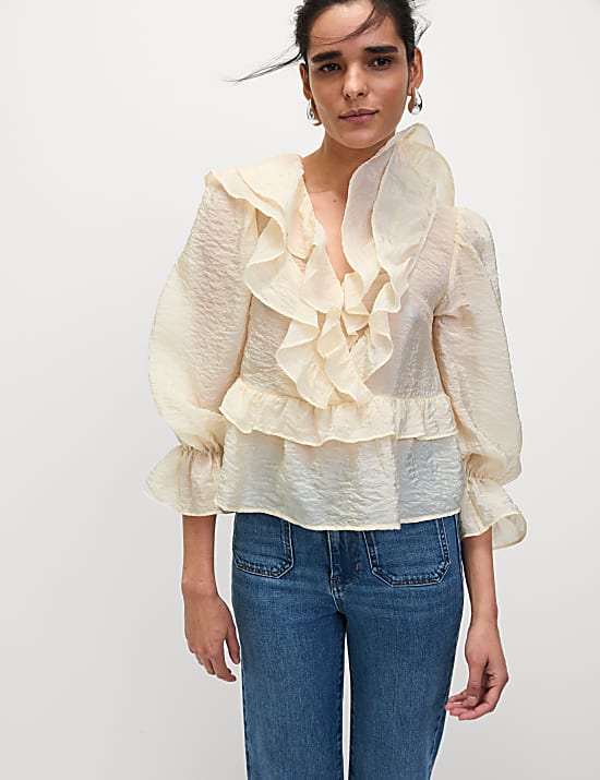 Bluse mit V-Ausschnitt und Rüschendetail