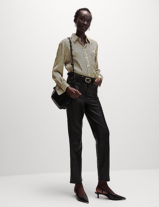 Camisa con cuello de satén