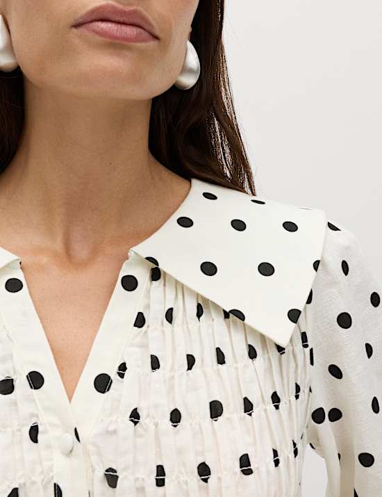 Gemusterte Bluse mit hohem Leinenanteil und Raffung